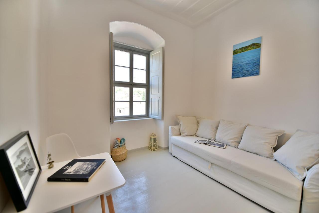 Hydra Art Suites ภายนอก รูปภาพ