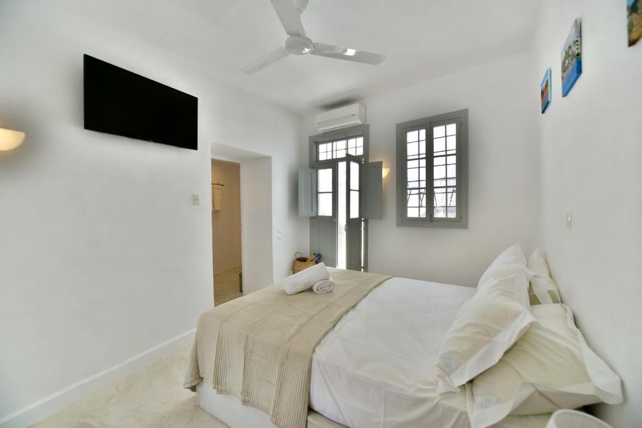 Hydra Art Suites ภายนอก รูปภาพ